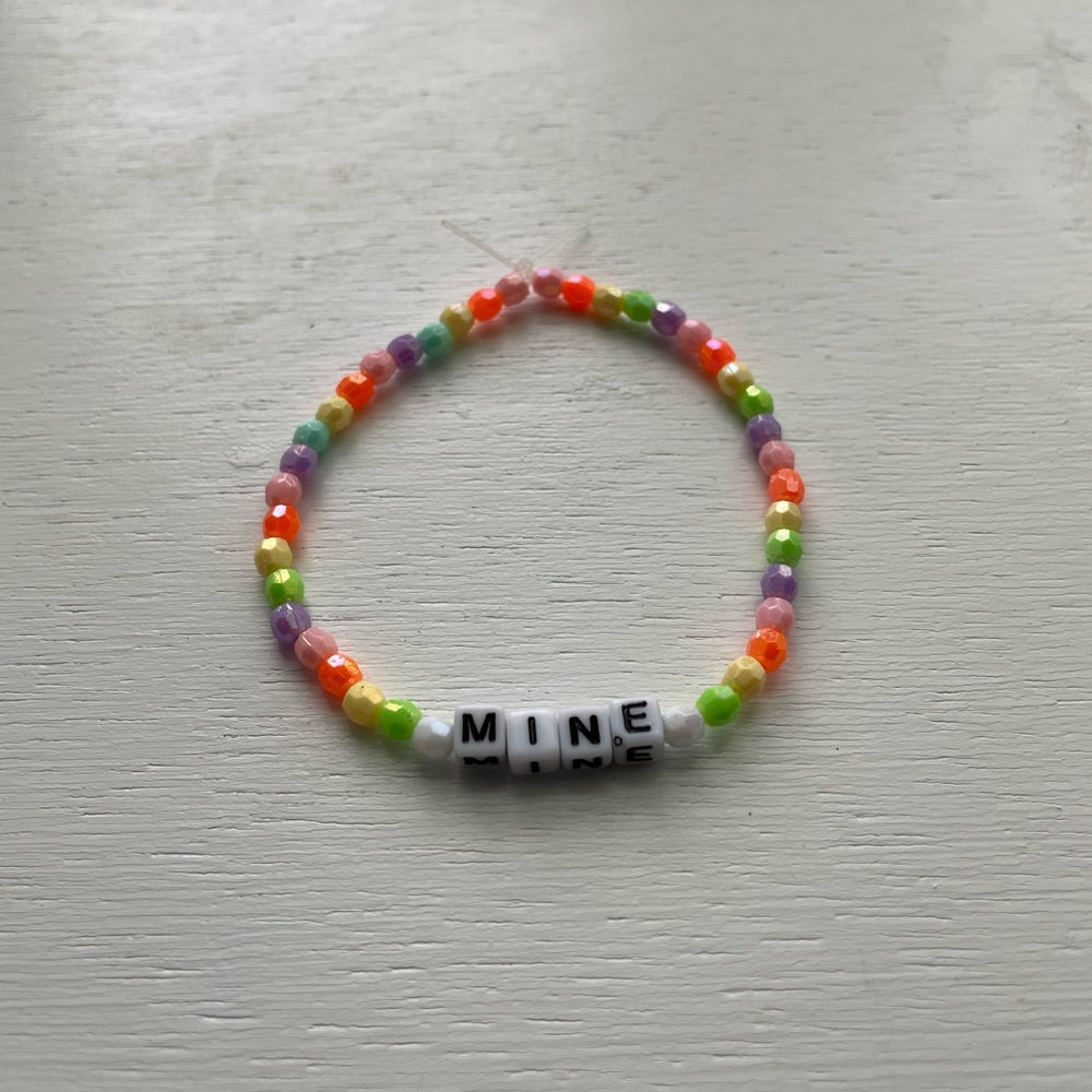 Taylor Swift Mine friendship bracelet